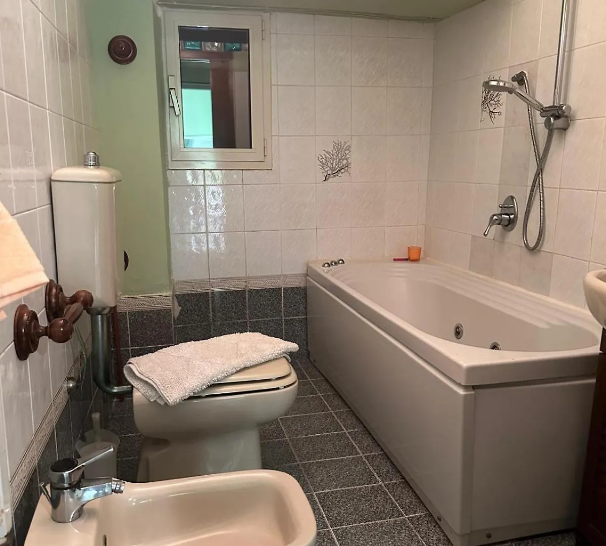 Apartment Agrihome Di Alberto Giuseppe Gulotta B&B Bella Vista Appartamento Salvia Massarosa Italy