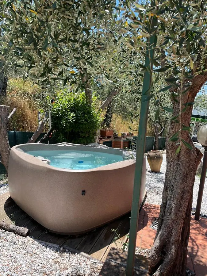Agrihome Di Alberto Giuseppe Gulotta B&B Bella Vista Appartamento Salvia Massarosa 0*,  Itálie